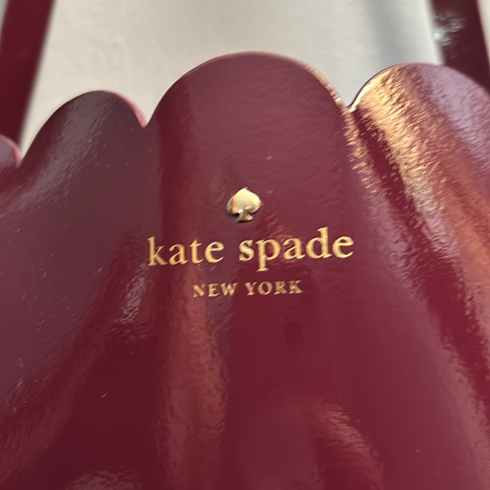 New w Dustbag Kate Spade Scalloped Wine Color Carrigan Tote Lily Avenue Patent - Picture 3 of 6